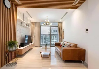 Apartamento de tres dormitorios con balcón — The Suite Landmark Riverside Apartment